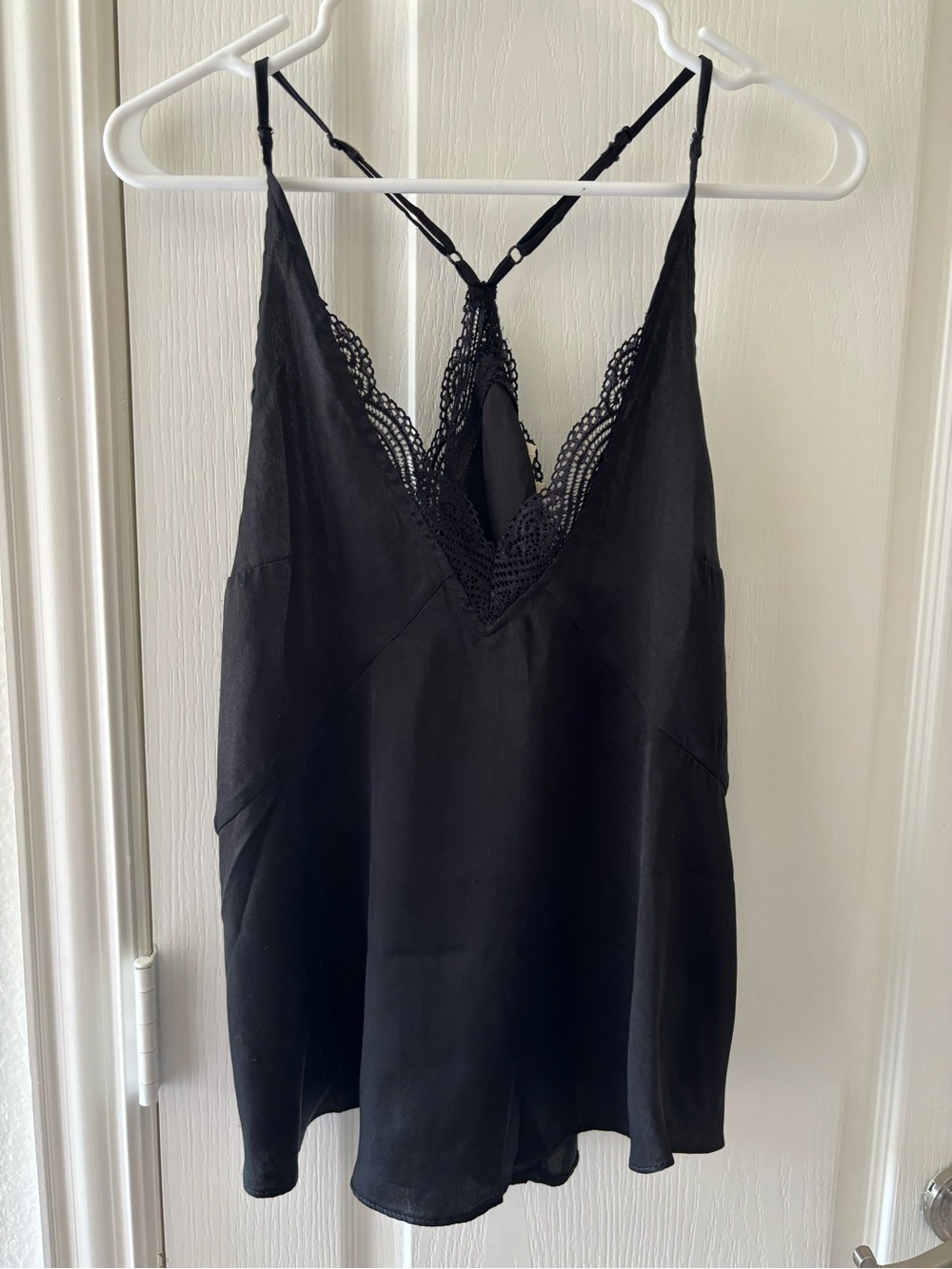 Listicle Black Lace-Trim V-Neck Camisole